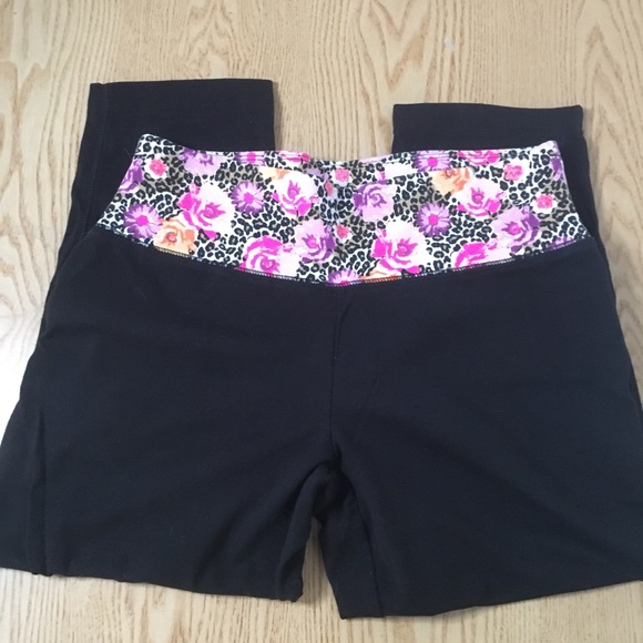 New Bundle of 2 Womens Stretchy Capri Leggings/Pants Gray/Black Size Small - Picture 6 of 7